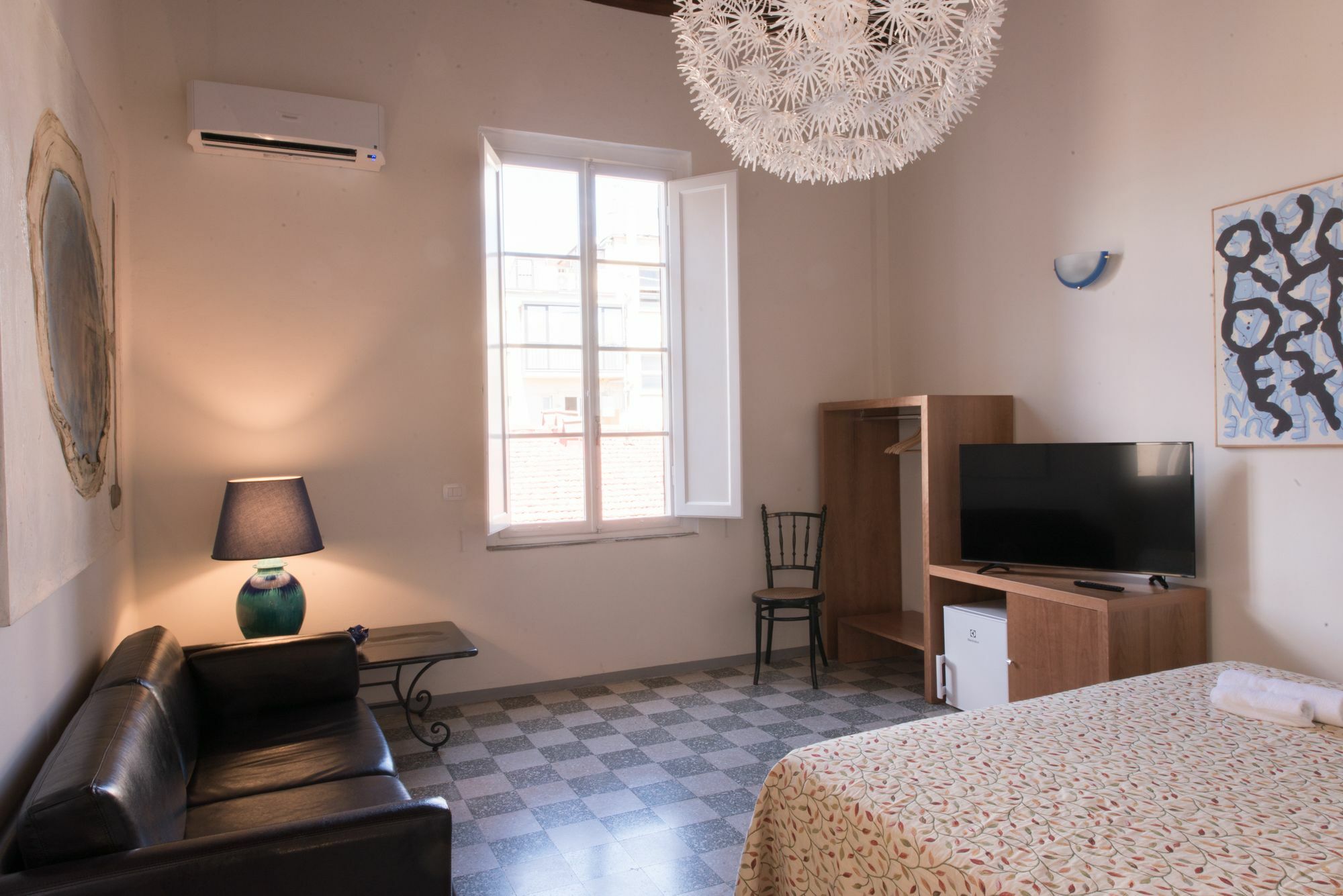 Paravia Gasthuis 3*
